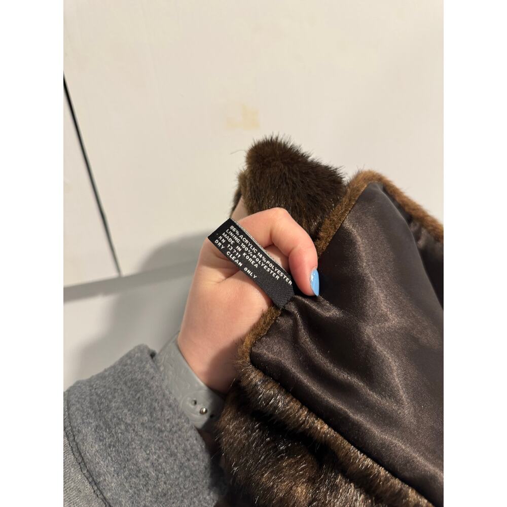 Valerie Stevens Brown Faux Fur Rectangle Wrap Shawl - Picture 2 of 3